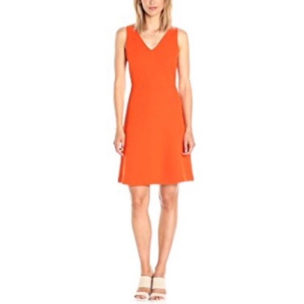 Paris Sunday Sleeveless V Neck Textured Dress